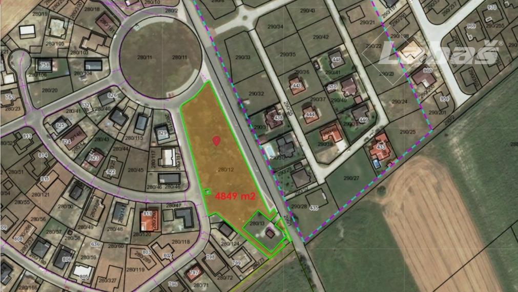 Predaj stavebného pozemku na občiansku vybavenosť, športoviská, tenisové kurty v obci Kvetoslavov