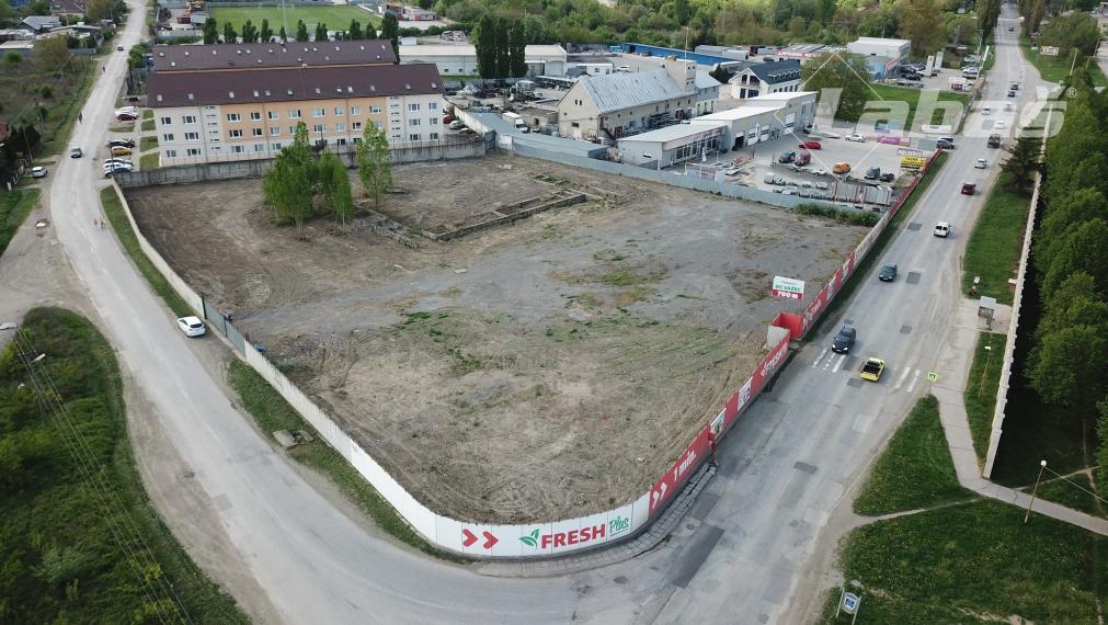 Pozemky na prenájom v Košiciach, na rohu Golianovej ul. a Slaneckej cesty, sídl. Nad Jazerom-Krásna