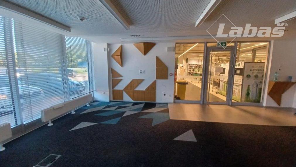 Predaj zákuskov, toriet, koláčov - OC Plešivec