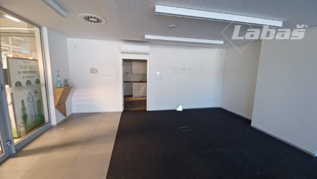 Predaj zákuskov, toriet, koláčov - OC Plešivec