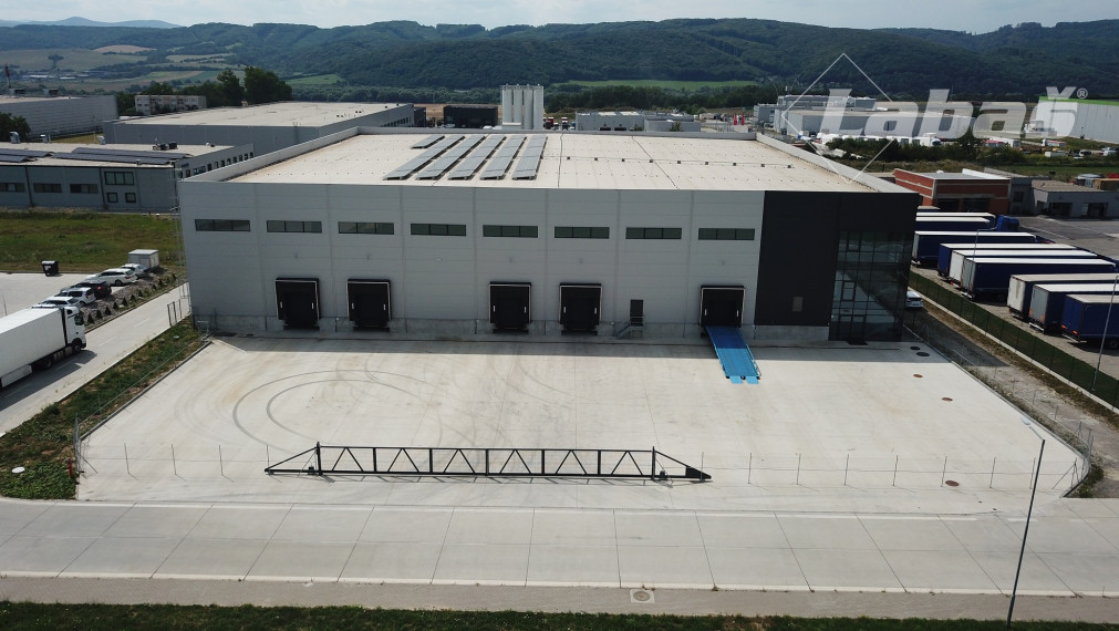 Kancelárske priestory na prenájom skladová hala Petrovany- vysielač