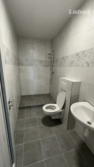 Kancelárske priestory na prenájom skladová hala Petrovany- vysielač