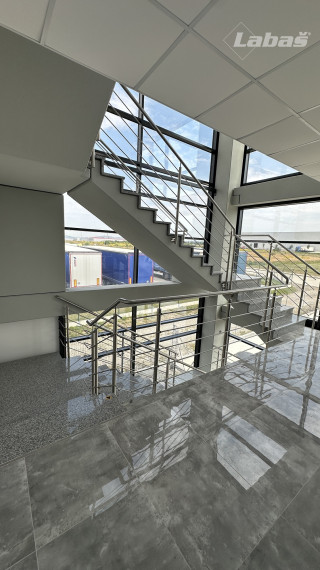 Kancelárske priestory na prenájom skladová hala Petrovany- vysielač