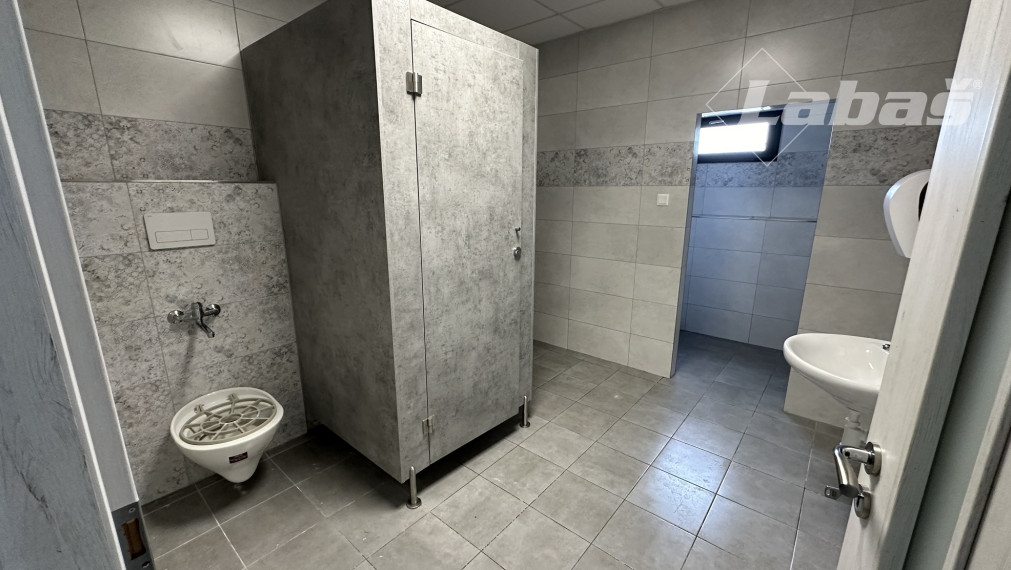 Kancelárske priestory na prenájom skladová hala Petrovany- vysielač