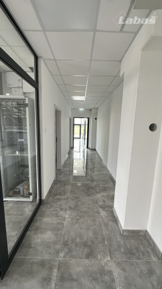 Kancelárske priestory na prenájom skladová hala Petrovany- vysielač