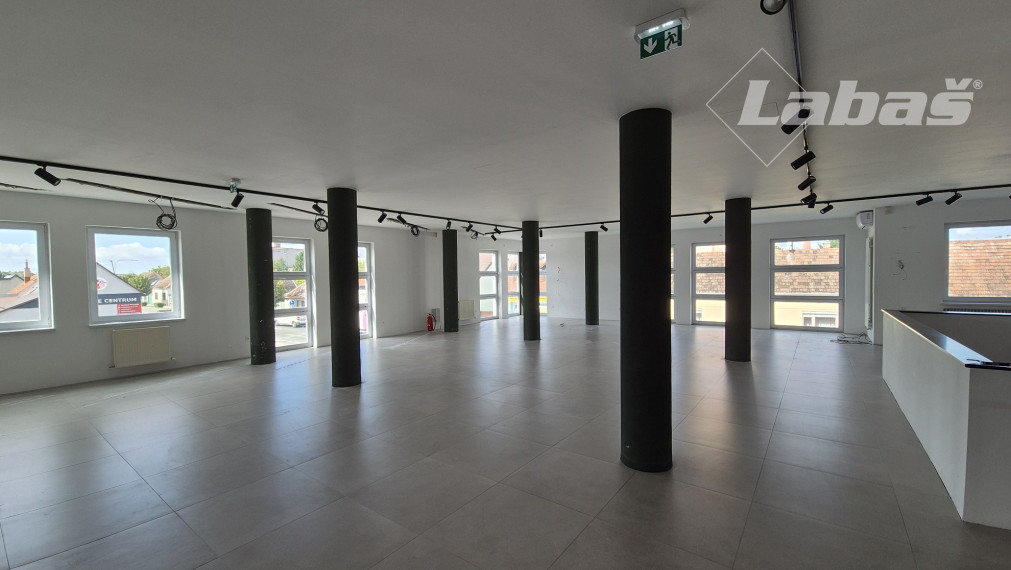 Nebytové priestory areál Domoss , Piešťany 1.NP a 2.NP 383m2 a 524 m2