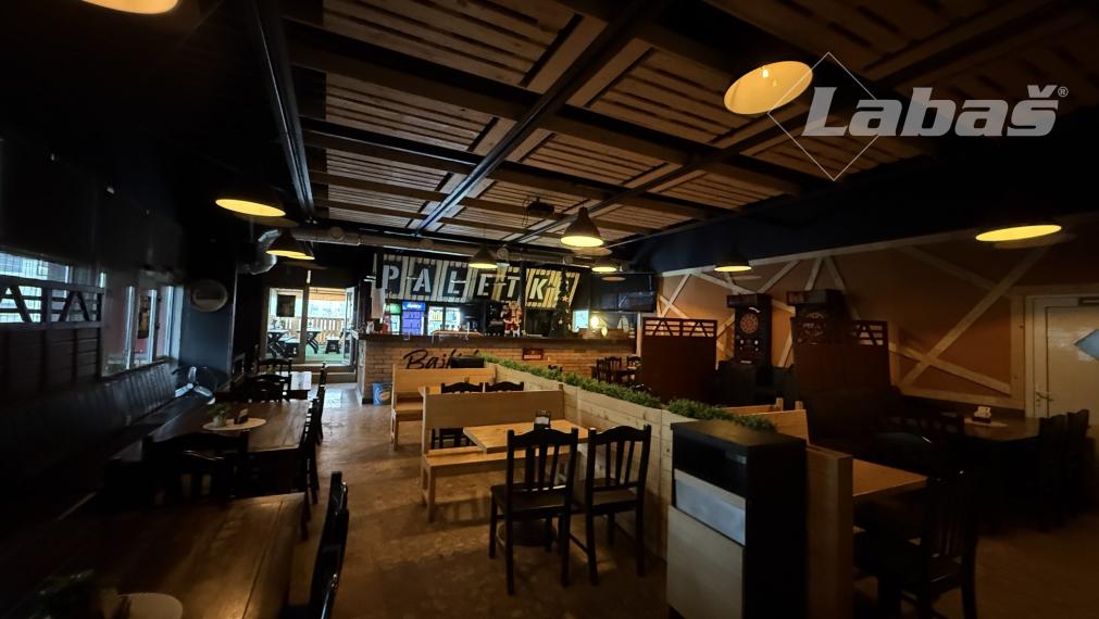 Pub Paletka - OC Važec 313,5 m2 + Terasa 73 m2
