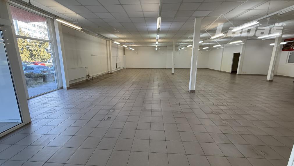 Potraviny - OC Ždiar, 365 m2