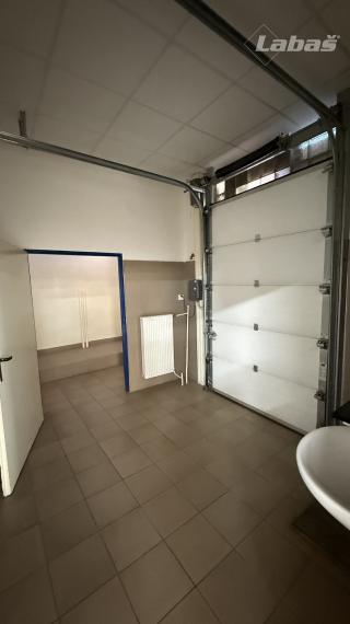 Potraviny - OC Ždiar, 365 m2