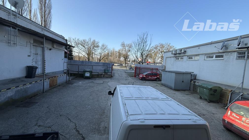 Potraviny - OC Ždiar, 365 m2