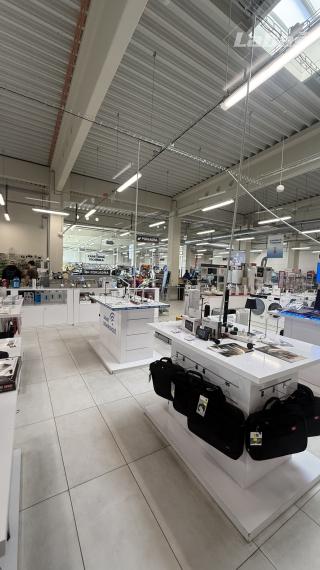 Piešťany, areál bývalá predajňa  Domoss, 1710 m2