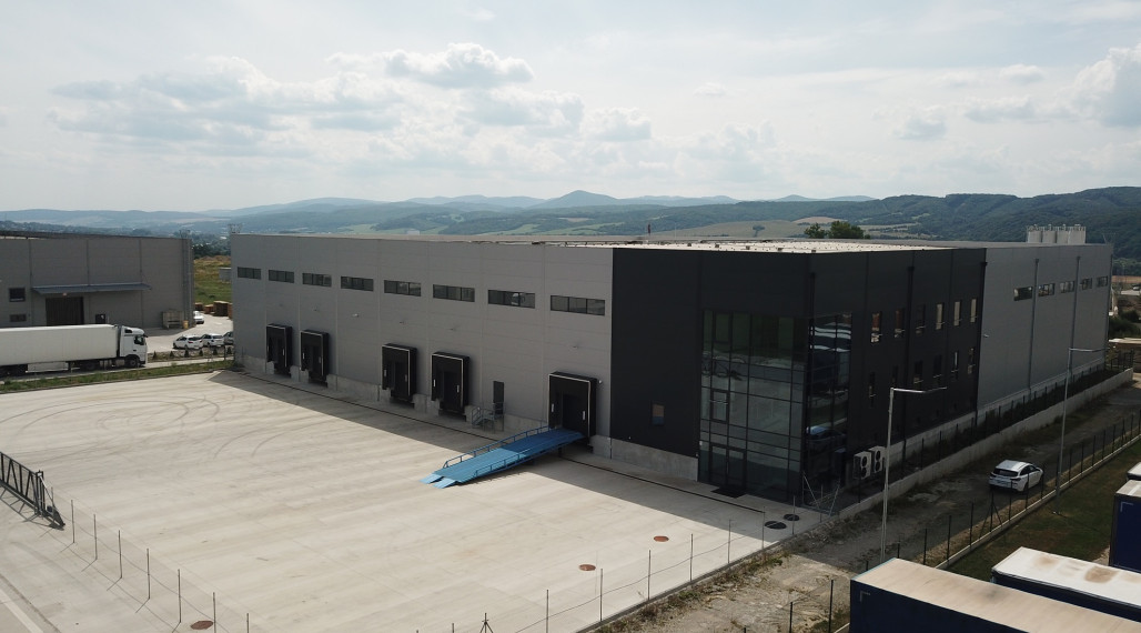 Kancelárske priestory na prenájom skladová hala Petrovany- vysielač