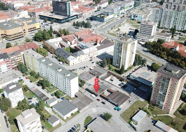 OC Fejova 11, Košice - reštaurácia Bayer 161 m2 + terasa