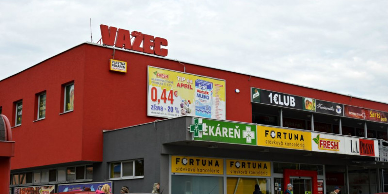 Obchodné centrum Važec
